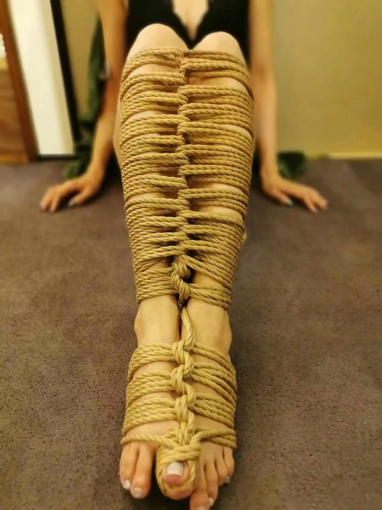 BDSM世界揭秘:新手如何安全入门与探索自己的性癖? 一